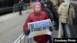 Ренат Нью-Йоркта, сугышка каршы чарада