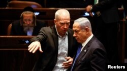 نخست‌وزیر و وزیر دفاع اسرائیل