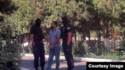 Блогер Олимжон Хайдаров кармалган учур.