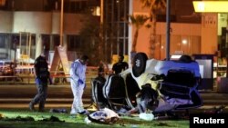 Італієць загинув, а семеро інших туристів зазнали поранення, коли нападник врізався на автомобілі у пішоходів на набережній Тель-Авіва 7 квітня