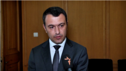 ՔՊ-ական պաշտոնյան հաստատում է, որ հայհոյանքներով հաղորդագրություններ ստացել է, բայց իր առնչությունը ծեծին հերքում է