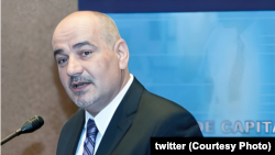 Adrian Mitroi, profesor de finanțe comportamentale a Academia de Studii Economice din București.