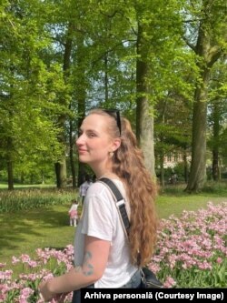 Vanessa s-a întors acasă pentru a vota la europarlamentare.