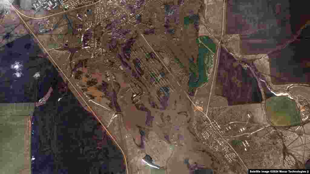 Floodwaters from the Buzuluk River approach Andreyevka, a small village in the Ilishevsky district in Bashkortostan. &nbsp;