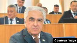 Саидҷаъфар Усмонзода дар толори Маҷлиси намояндагон (Акс аз бойгонӣ)