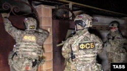 Nümüneviy fotoresim. Qırımda FSB areketleri. 2023 senesi yanvarniñ 24-ü