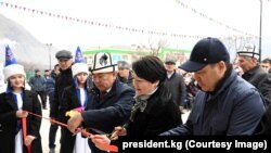 Президент Садыр Жапаров Баткен облусунун Аксай айылында Б.Хожаев атындагы мектептин имаратын ачты. 11-декабрь, 2023-жыл