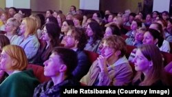 На місяць театрали показують шість-сім вистав