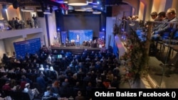 У вівторок поліцейські оточили будівлю, де проходила конференція, і попросили присутніх залишити територію