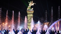 Diňle: Arkadag şäherinden öý satyn alýan raýatlaryň türkmen bolmagy tabşyryldy - çeşme