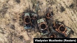Знищені російські танки поблизу Богородичного на Донеччині, архівне фото
