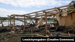 Раніше сьогодні влада регіону повідомила, що п’ятеро людей, зокрема вагітна жінка, загинули, ще 16 – були поранені внаслідок подвійного удару російських військ по базі відпочинку під Харковом