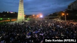 „აგენტების კანონის“ საწინააღმდეგო აქცია თბილისში, გმირთა მოედანზე. 15 მაისი, 2024 წელი
