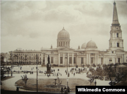 Спасо-Преображенський собор в Одесі на старій поштівці початку 20-го століття. В 1936 році собор зруйнують більшовики за наказом радянського диктатора Йосипа Сталіна