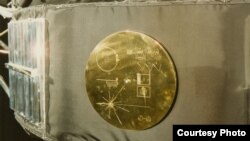  لوح طلایی نصب‌شده روی وویجر