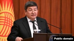 Акылбек Жапаров.