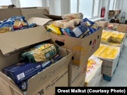 Продуктовий склад пункту допомоги «Під парасолею». Варшава, 19 лютого 2024 року