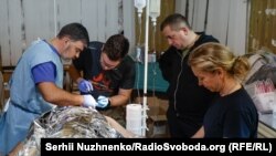 Медики під час операції, фото ілюстративне