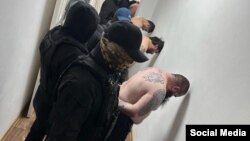 УКМК шектүүлөр кармалганда тараткан сүрөт.