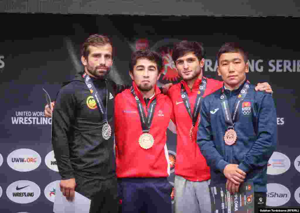 Эркин күрөш боюнча таймаштардын жыйынтыгында 15 команданын ичинен командалык эсепте 132 упай топтогон Грузия командасы 1-орунду алды. 2-орунду Кыргызстан (122 упай), 3-орунду Казакстан (116 упай) ээледи.