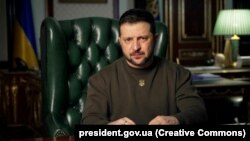 Володимир Зеленський підтвердив, що українська сторона запрошена на саміт, але чекає на «відповідні кроки вперед»