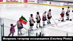 Уенда Татарстан байрагы күтәрелгән, Татарстан гимны яңгыраган