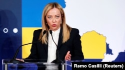 Прем’єр-міністр Італії Джорджа Мелоні під час пресконференції з головою України Денисом Шмигалем. Рим, 26 квітня 2023 року