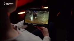 Žena sa zastavom EU simbol protesta u Gruziji