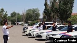 ИИМдин Жол кыймылынын коопсуздугун көзөмөлдөө башкармалыгынын кызматкерлери. Архивдик сүрөт.