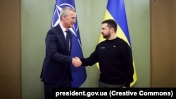 Генеральний секретар НАТО прибув до Києва з візитом і зустрівся з президентом Володимиром Зеленським 20 квітня