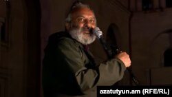 Arxiyepiskop Baqrat Qalstanyan 
