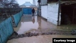 Суу каптаган үйлөр. Талас.  17-февраль, 2023-жыл.