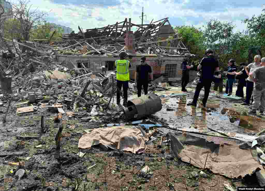 &laquo;Один загиблий і пʼятеро постраждалих внаслідок потрапляння КАБа у приватний житловий будинок. Ще троє постраждалих в іншому районі міста &ndash; там удар по дитячому навчальному закладу&raquo;, &ndash; повідомив міський голова Ігор Терехов