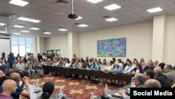 Տավուշի թեմի առաջնորդ, «Տավուշը հանուն հայրենիքի» շարժումը գլխավորող Բագրատ Գալստանյանի հանդիպումը հայրենադարձների հետ, 23-ը մայիսի, 2024թ., Երևան