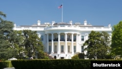 У Білому домі кажуть, що політика США щодо того, як американська зброя використовується в Україні, не змінилася. 