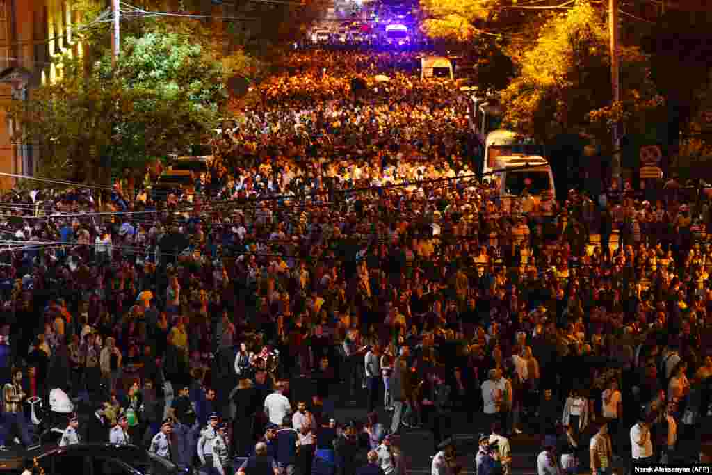 Thousands of protesters gather in Yerevan on the evening of September 24. Many in Armenia are pointing the finger at Prime Minister Nikol Pashinian for the escalating crisis in Nagorno-Karabakh.