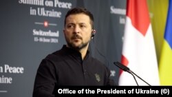 Володимир Зеленський повідомив, що провів сьогодні нараду з членами уряду, Офісом президента та секретарем Ради національної безпеки і оборони щодо ситуації в енергетиці