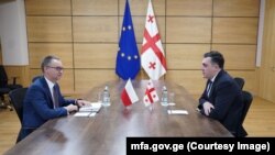 На встрече польский дипломат отметил, что его не проинформировали о том, чем вызвано такое поведение польского врача»