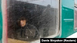 Central Asian migrant workers in Russia have reportedly found themselves under restrictions and checkups after the terrorist attack. (file photo)