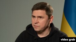 Представник ОП уточнив, що Державна прикордонна служба має «певний аналіз» щодо кількості тих, хто виїхав із країни