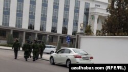 Туркменские силовики (Фото из архива)