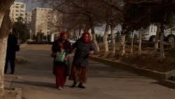 Diňle: Türkmen pensionerlerine apreliň puly berilmedi, olardan diriligini subut etmek talap edildi