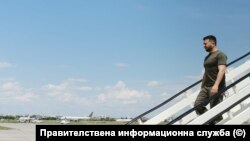Володимир Зеленський під час прибуття в столицю Болгарії, Софію, 6 липня 2023 року