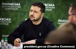 Президент України Володимир Зеленський під час поїздки на Полтавщину, 18 квітня 2023 року