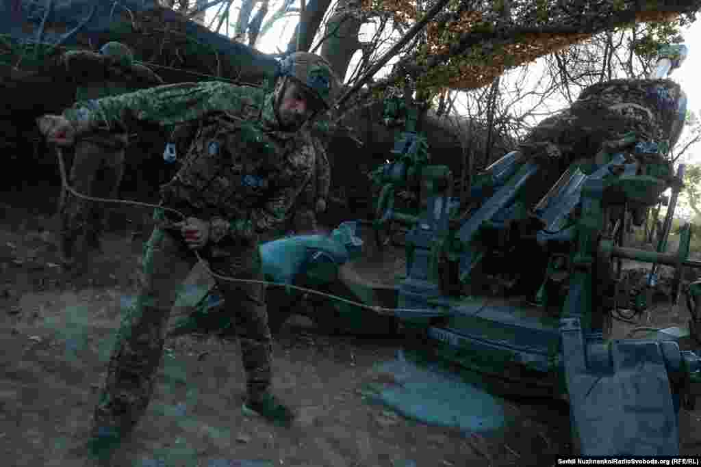 Звучить команда &laquo;Постріл!&raquo;