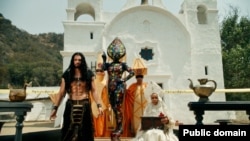 Կադր Լեդի գագայի «911» տեսահոլովակից