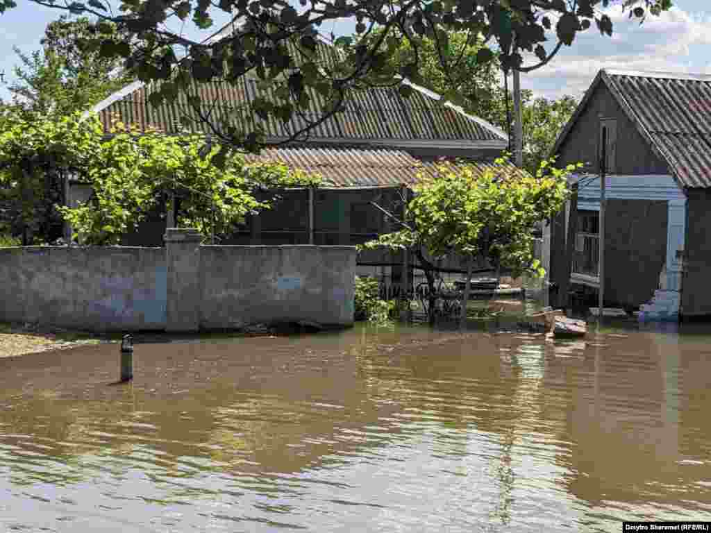 Люди сподіваються, що вода скоро піде