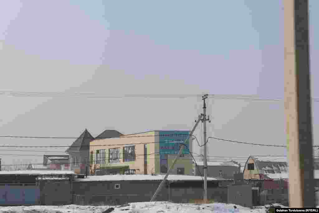 Конушта жеке мектеп да ачылган. Мамлекеттик эки-үч мектеп бар.&nbsp;