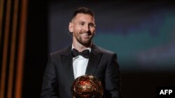 Лионель Месси на церемонии вручения "Золотого мяча" в Париже, 30 октября 2023 года