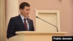 Чыңгыз Ажибаев.